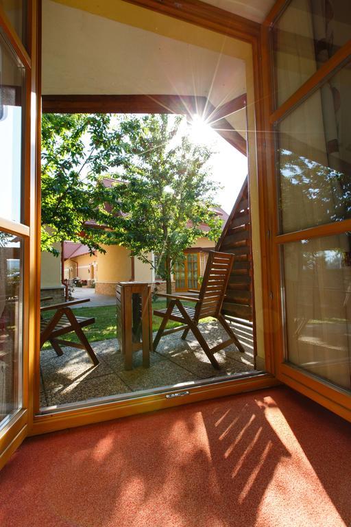 Hotel Kehida Hertelendy Haz Kehidakustány Exterior foto